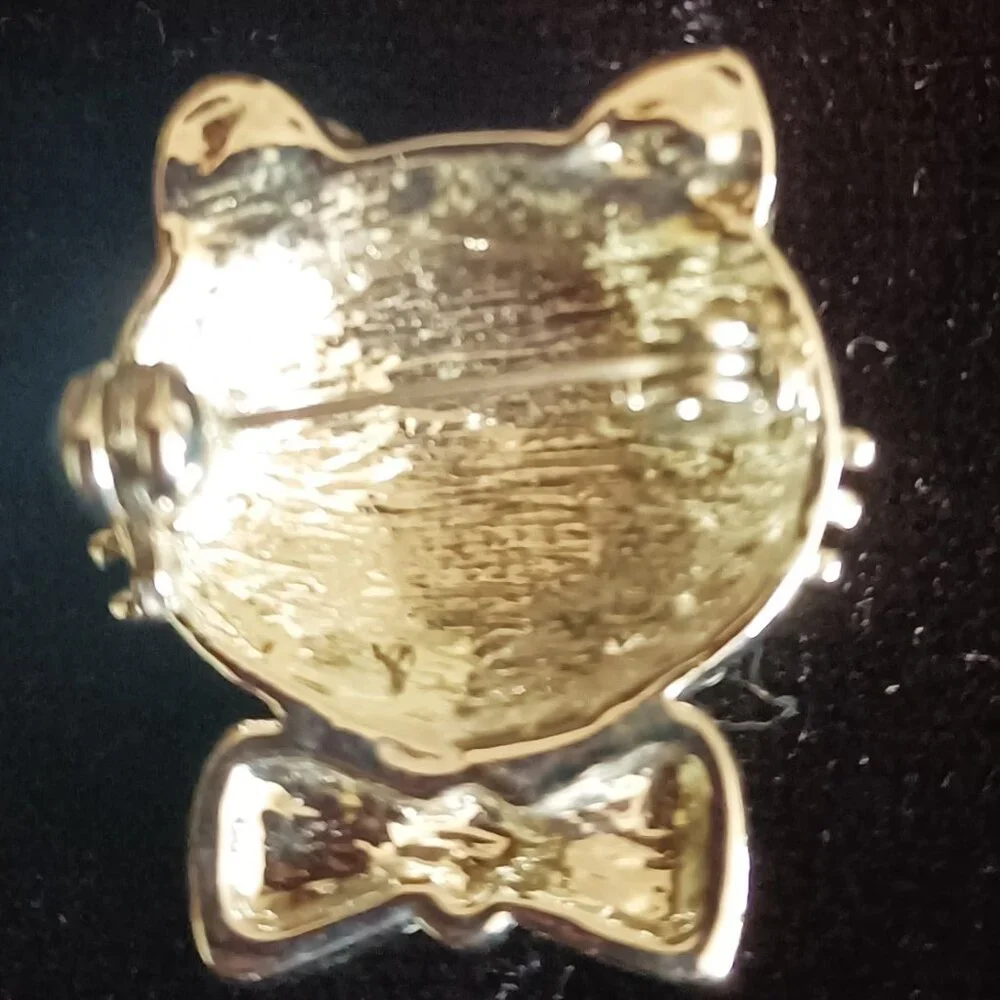Cute Blingy Kitty with a Bow Tie Brooch - Picture 2 of 4